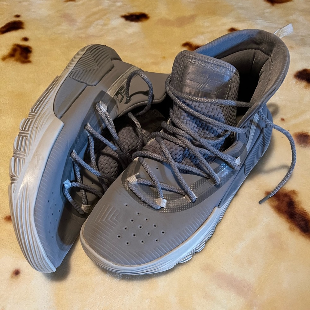 Bog boys size 7y shoes